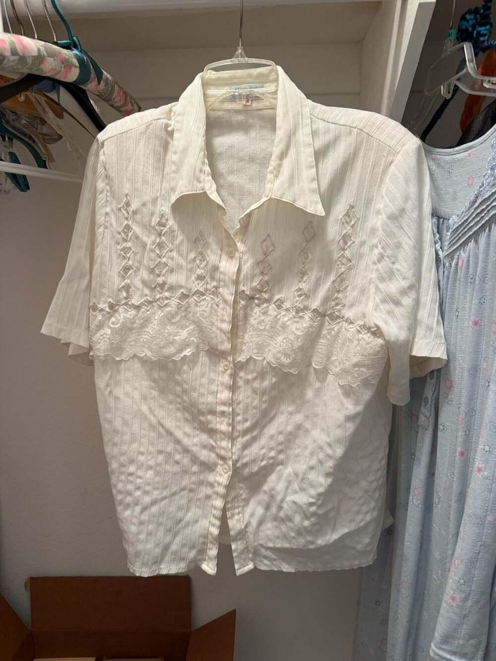 Mirta Rob Blouse Size 4 White Lace Embroidered